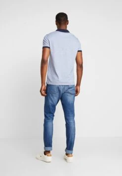 Pier One Poloshirt - Dark Blue 10 Pier One Poloshirt - Dark Blue -Mode Herenkleding Winkel 0e97c270bca44b1491f22d162693bbbd