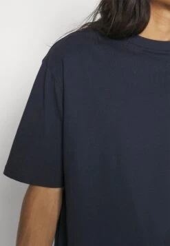 YOURTURN 3Pack Unisex - T-Shirt Basic - Olive, Beige, Dark Blue 17 YOURTURN 3Pack Unisex - T-Shirt Basic - Olive, Beige, Dark Blue -Mode Herenkleding Winkel 1e075a2d112d48c99ff250af538b6565