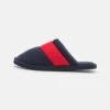 Pier One Unisex - Pantoffels - Dark Blue/Red 1 Pier One Unisex - Pantoffels - Dark Blue/Red -Mode Herenkleding Winkel 235bd992fafa4c2c861f165a2a5d1e04