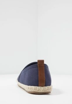 Pier One Rena Espadrille Unisex - Espadrilles - Dark Blue 14 Pier One Rena Espadrille Unisex - Espadrilles - Dark Blue -Mode Herenkleding Winkel 2c00e9d984504d77b812e8ffd7e16bdf