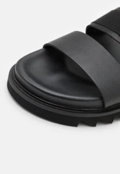 YOURTURN Unisex - Sandalen - Black 13 YOURTURN Unisex - Sandalen - Black -Mode Herenkleding Winkel 3072e5cab4ef4153b3cfbe3a9d4f4078
