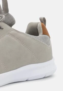 Pier One Sneakers Laag - Light Grey 13 Pier One Sneakers Laag - Light Grey -Mode Herenkleding Winkel 352a51dd935a42d4b948d56413b28ca7