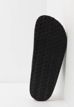 Pier One Unisex - Pantoffels - Black -Mode Herenkleding Winkel 4a735c24e60449a29969a0148d036b07