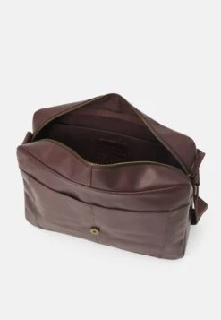Pier One Leather Unisex - Laptoptas - Brown 8 Pier One Leather Unisex - Laptoptas - Brown -Mode Herenkleding Winkel 5b4d14f90e4c4510b679f04d80f27b19