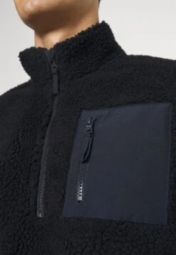 Pier One Fleece Trui - Dark Blue 16 Pier One Fleece Trui - Dark Blue -Mode Herenkleding Winkel 5d9bb57b367b492885a4cc2a7516f013