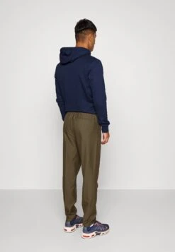 SAMSØE SAMSØE Smithy Trousers - Broek - Stone Gray 9 SAMSØE SAMSØE Smithy Trousers - Broek - Stone Gray -Mode Herenkleding Winkel 64d03b5123224e1b8edf2794ee2c508e