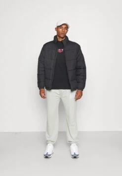 YOURTURN Oversize Puffer Jacket Unisex- Winterjas - Black -Mode Herenkleding Winkel 6aff41f2d9a94e539795dda9afeb210d