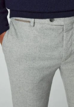 Hackett London Broken Twill Trs - Broek - Light Grey -Mode Herenkleding Winkel 7267bd1bba90424bb9c0988b90ba15b6