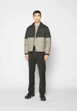 Emporio Armani Jacket - Gewatteerde Jas - Multi-Coloured 17 Emporio Armani Jacket - Gewatteerde Jas - Multi-Coloured -Mode Herenkleding Winkel 74db526594384ddbbf0634779726c03a