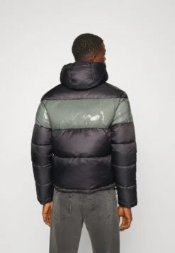 EA7 Emporio Armani Jacket - Winterjas - Black -Mode Herenkleding Winkel 7ce4fd5e8cc34b1a90e0d58f3bf210ae