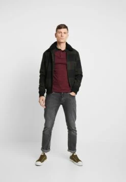 Pier One Muscle Fit - Poloshirt - Bordeaux -Mode Herenkleding Winkel 8f04bc93cb86430fb17b7449fe3c0ce3