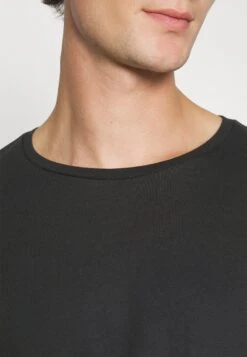 Pier One 2 Pack - Longsleeve - Black/Khaki 13 Pier One 2 Pack - Longsleeve - Black/Khaki -Mode Herenkleding Winkel 9738d7a40e2d43ecbbab45cbd3bc692f