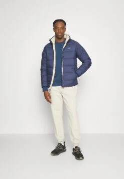 Patagonia Reversible Silent - Gewatteerde Jas - New Navy -Mode Herenkleding Winkel a3ea831c8c2d449f949a5ac0fcf3b831