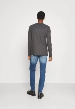 Pier One 2 Pack - Longsleeve - Dark Grey/Black 10 Pier One 2 Pack - Longsleeve - Dark Grey/Black -Mode Herenkleding Winkel a601e52fa7974b079f93b858d4b782ec