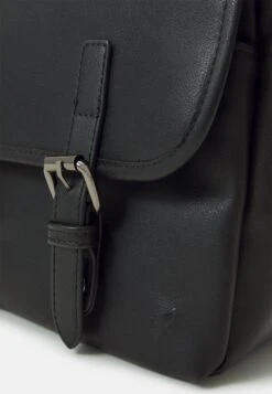 Pier One Unisex - Schoudertas -Black -Mode Herenkleding Winkel adbd5d8fbbd24c28a61f94af8a00c514