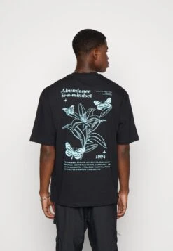 YOURTURN Chest Tee Unisex - T-Shirt Print - 802 - Black -Mode Herenkleding Winkel b2af27d4ebd04411a960eb8d69437ecf