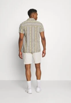 Redefined Rebel Joey - Shorts - Stone -Mode Herenkleding Winkel b6ace980bce443f1ad2be8177eefaa98