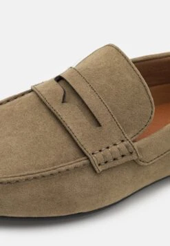 Pier One Unisex - Mocassins - Olive 13 Pier One Unisex - Mocassins - Olive -Mode Herenkleding Winkel b83ce5023459458684cd77d6054024cf