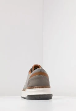 Skechers Moreno - Sneakers Laag - Taupe -Mode Herenkleding Winkel b9284f888ed04fde8b234922e1e8138c