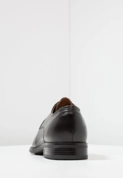 Pier One Leather - Veterschoenen - Black 14 Pier One Leather - Veterschoenen - Black -Mode Herenkleding Winkel c2d680b2a8c54540a2822fc3256389d3