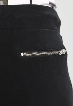 Pier One Biker Jogger - Trainingsbroek - Black 11 Pier One Biker Jogger - Trainingsbroek - Black -Mode Herenkleding Winkel d14f4d3e23264a23856a525cf94a989d