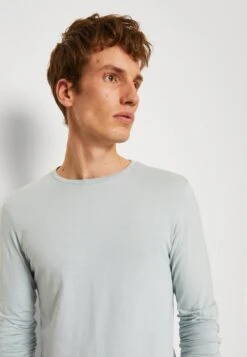 Pier One 2 Pack - Longsleeve - Light Blue/Dark Blue 12 Pier One 2 Pack - Longsleeve - Light Blue/Dark Blue -Mode Herenkleding Winkel d315311a1b6348f89442cc5ec2361513