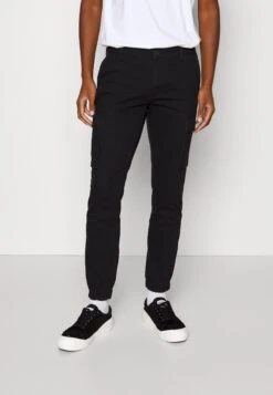 Pier One 2 Pack - Cargobroek - Olive/Black 11 Pier One 2 Pack - Cargobroek - Olive/Black -Mode Herenkleding Winkel e0bf2536d5a04652937019f4273abb8d