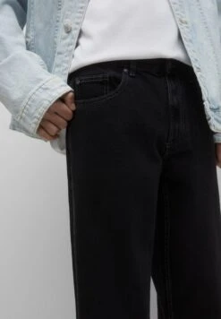 PULL & BEAR Wide - Relaxed Fit Jeans - Black 12 PULL & BEAR Wide - Relaxed Fit Jeans - Black -Mode Herenkleding Winkel e253f85c920b48d4a8b1d7e4ff8137b7