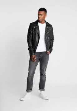 Pier One 3 Pack - T-Shirt Basic - White 8 Pier One 3 Pack - T-Shirt Basic - White -Mode Herenkleding Winkel ea5a45d6ac054aaf8ad5e779d70e706b