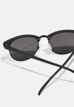 Pier One Unisex - Zonnebril -Black -Mode Herenkleding Winkel f41786acb4f54644b6e1caf49d70a762