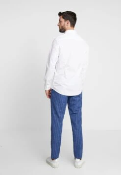 Pier One 2 Pack - Zakelijk Overhemd - White 10 Pier One 2 Pack - Zakelijk Overhemd - White -Mode Herenkleding Winkel fe3882eaf28b48838ea76cbb4b0ad904